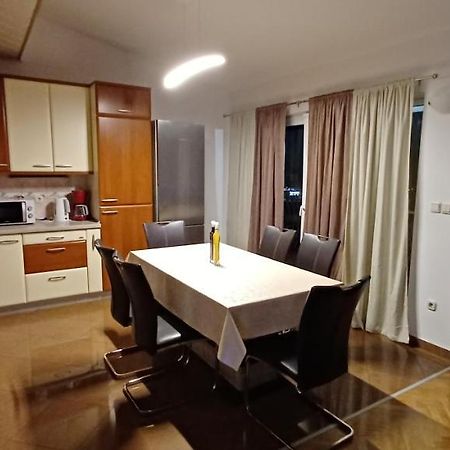 Apartment Nevena 奥米什 外观 照片