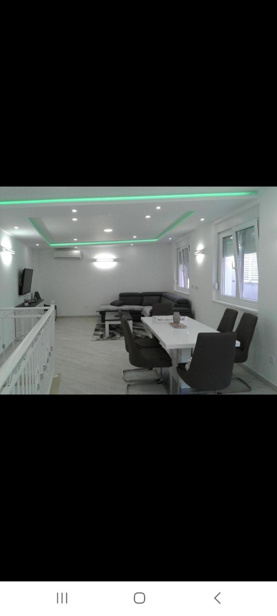 Apartment Nevena 奥米什 外观 照片