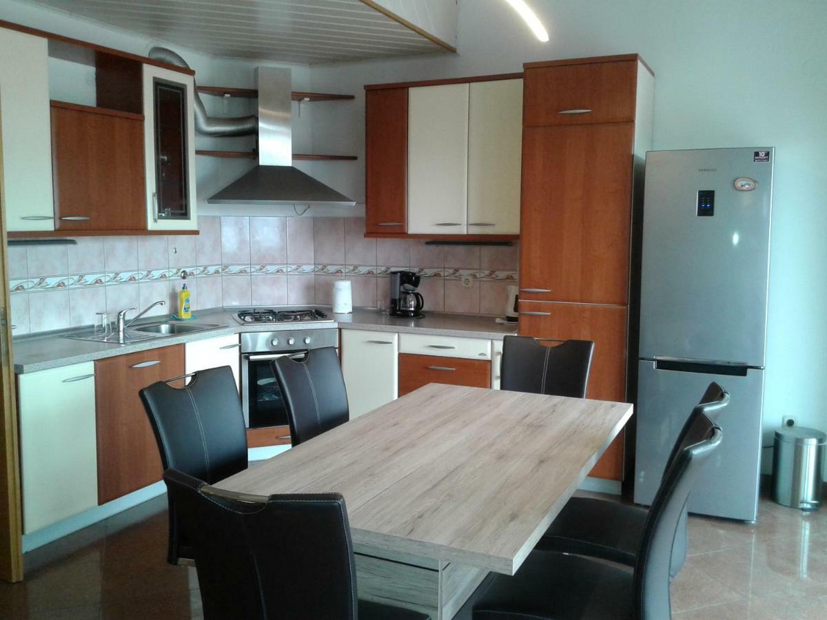 Apartment Nevena 奥米什 外观 照片