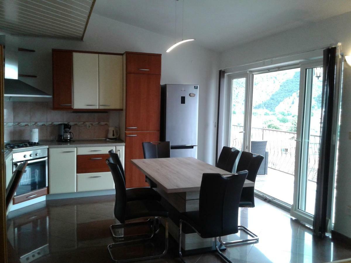 Apartment Nevena 奥米什 外观 照片