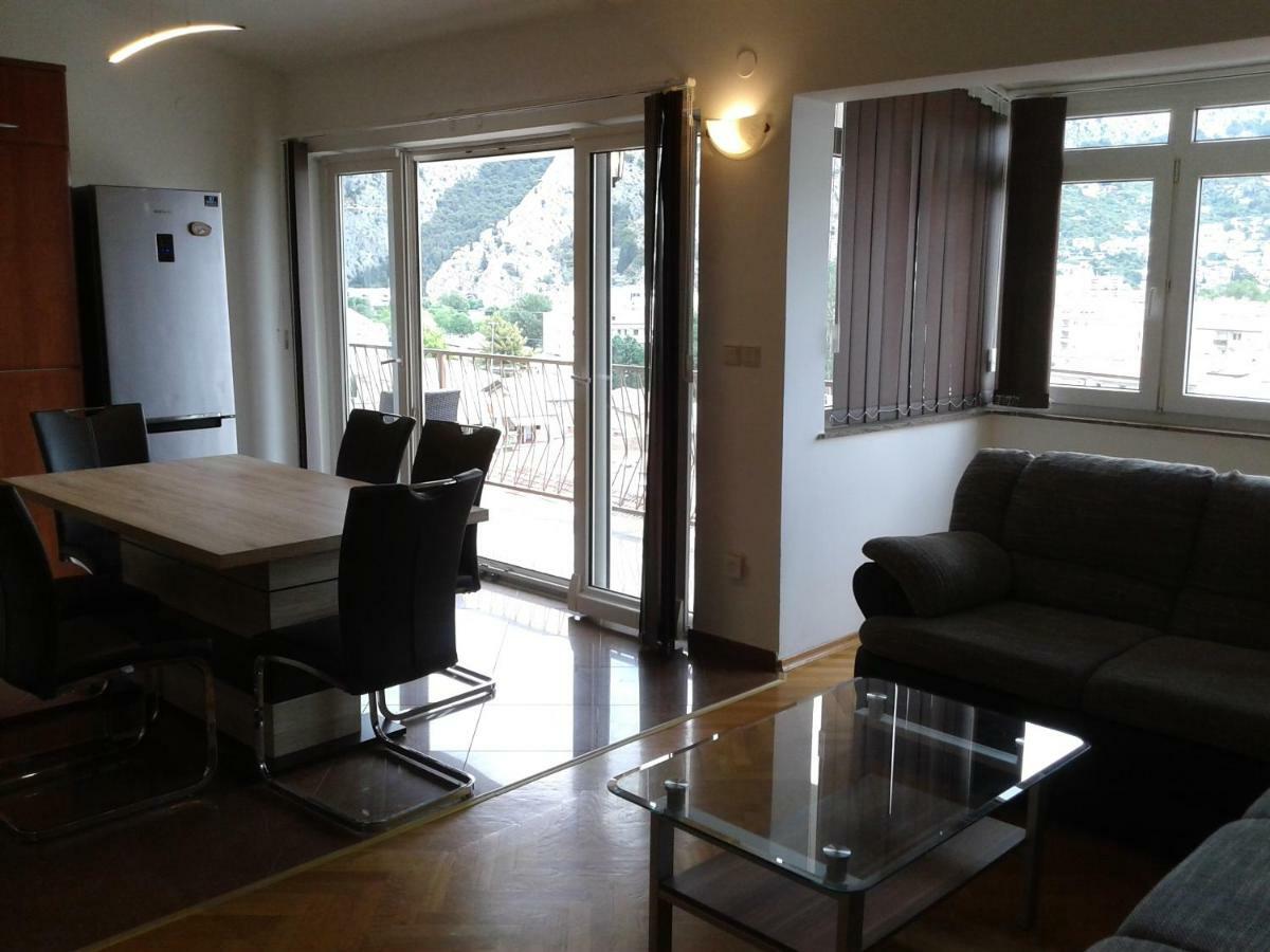 Apartment Nevena 奥米什 外观 照片
